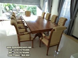 Set Kursi Meja Makan Keluarga