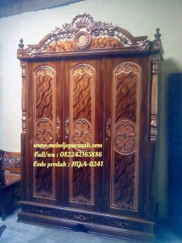 Lemari Pakaian Ukiran Kerang