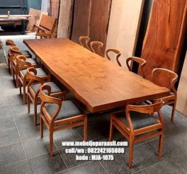 set meja jati utuh