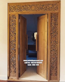pintu utama ukir klasik
